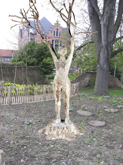 Foto tuin Kasteeltje met beeld